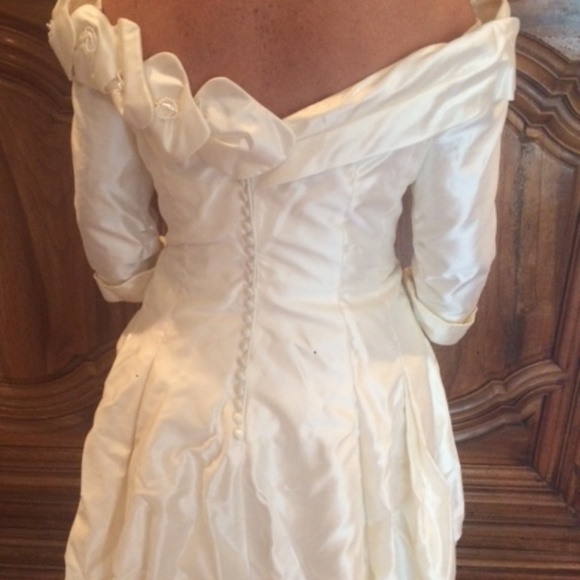 Wedding Gown - Picture 3 of 7